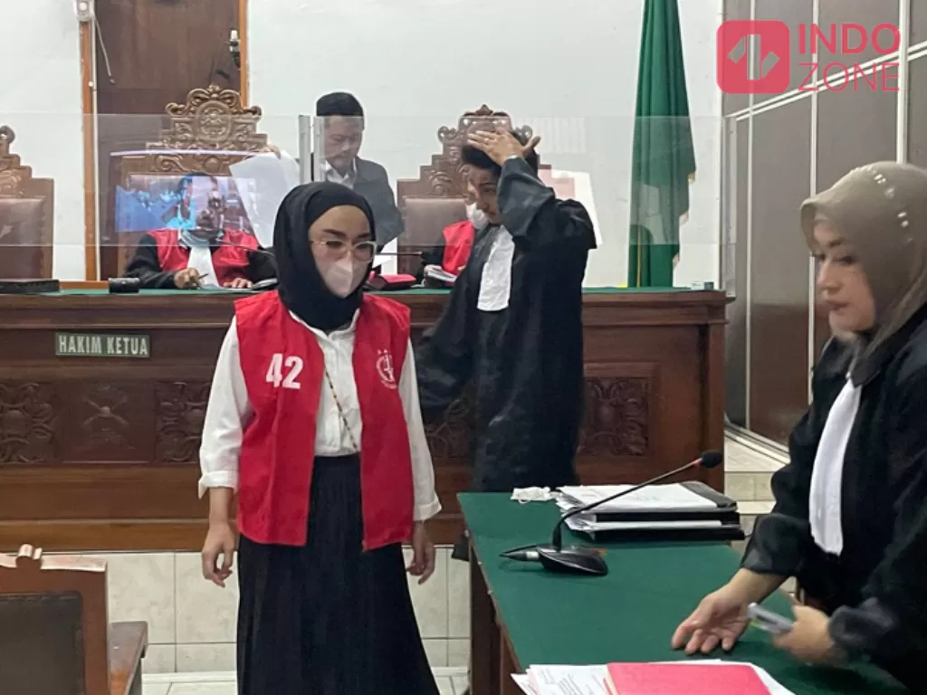 Medina Zein menjalani sidang di Pengadilan Negeri Jakarta Selatan. (INDOZONE/Putri Octavia Saragih)