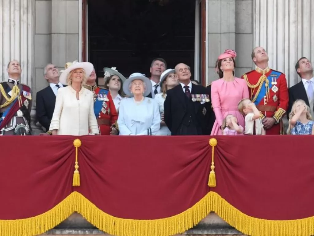 Foto bersama keluarga kerajaan Inggris. (Instagram/@theroyalfamily)
