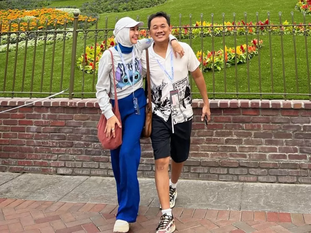 Zaskia Mecca dan Hanung. (Instagram/@zaskiadyamecca)