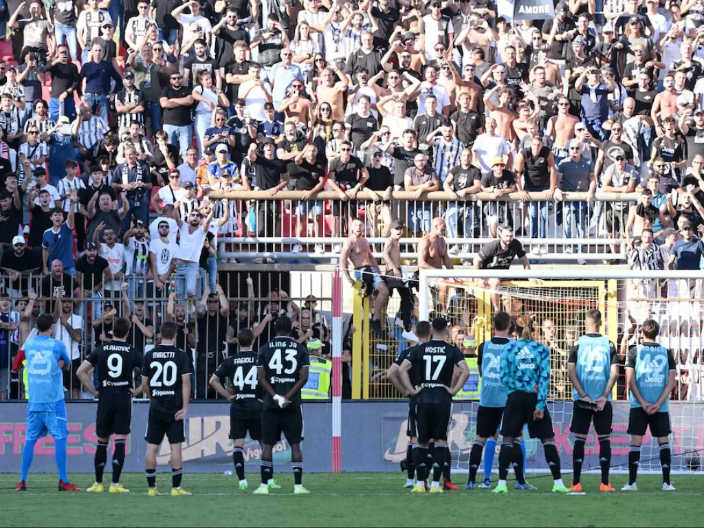 Para pemain Juventus meminta maaf ke fans (REUTERS/Alberto Lingria)