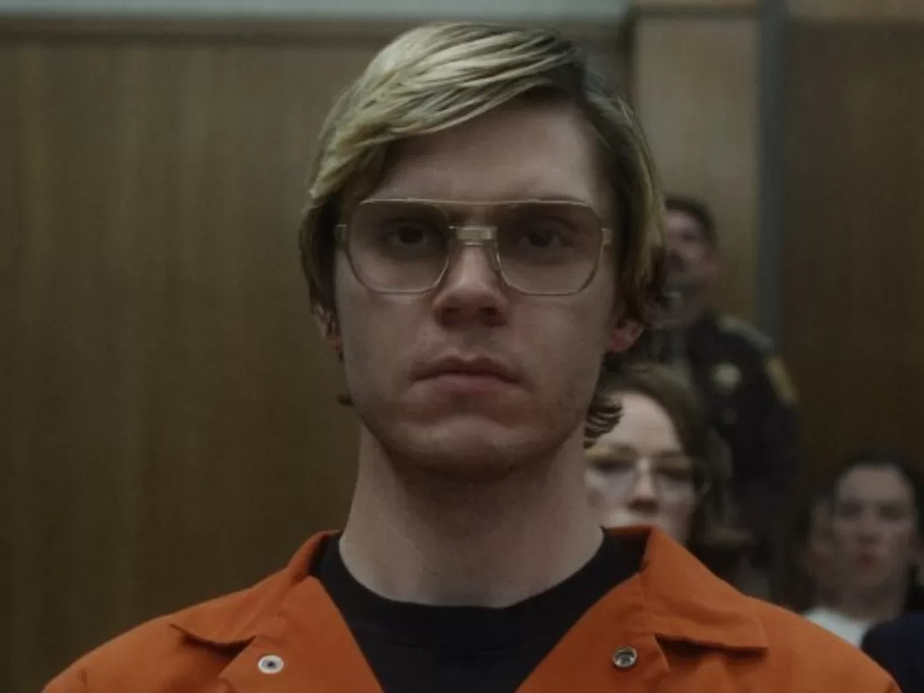 Evan Peters memerankan Jeffrey Dahmer dalam film Netflix terbaru. (Netflix).