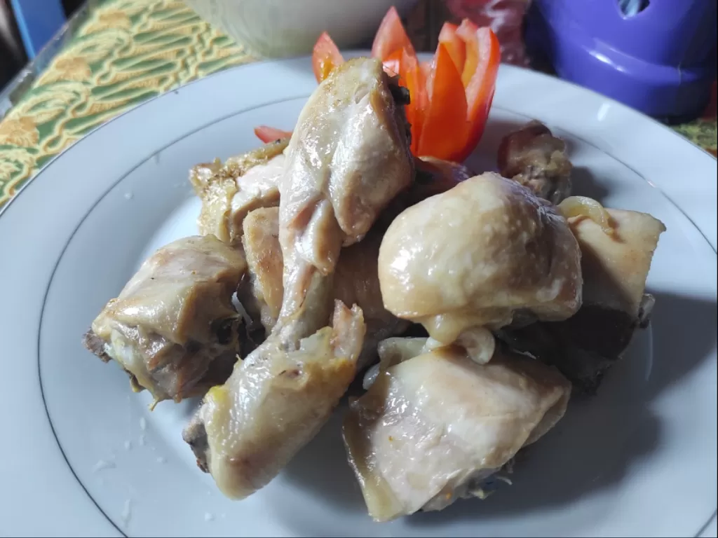 Ayam pop seenak di RM Padang (Z Creators/Sri Lili)