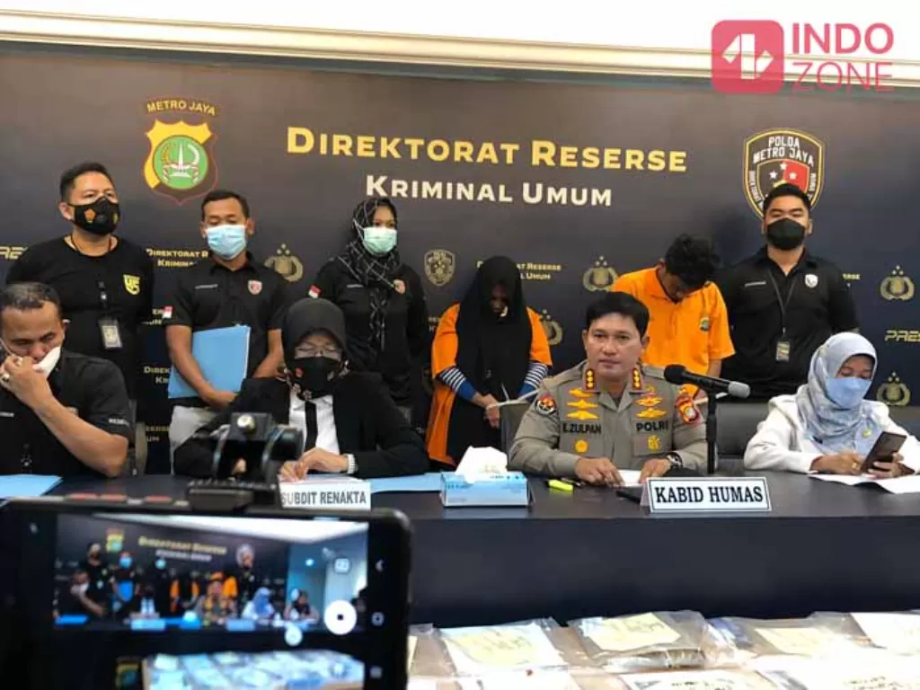 Konferensi pers Polda Metro Jaya kasus penyekapan ABG dipaksa jadi PSK. (INDOZONE/Samsudhuha Wildansyah).