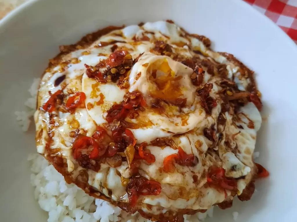 Nasi telur ceplok spesial (Instagram/dayucandrah)