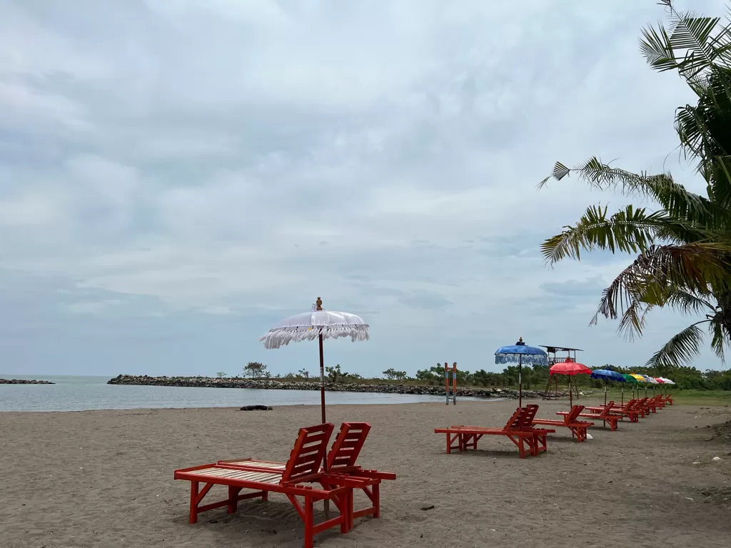 Pantai mirip Bali di Makassar (Z Creators/Retno Mandriyarini)