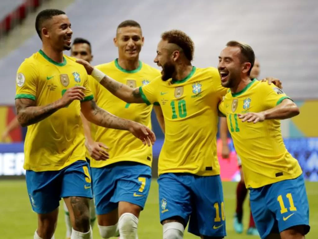 Pemain Timnas Brasil melakukan selebrasi (REUTERS)