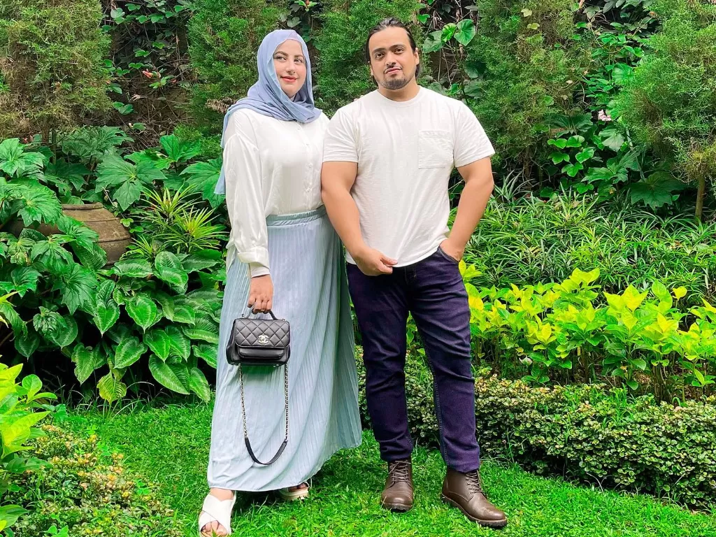 Tasyi Athasyia dan suaminya Syech Zaki. (Instagram/@tasyiiathasyia)