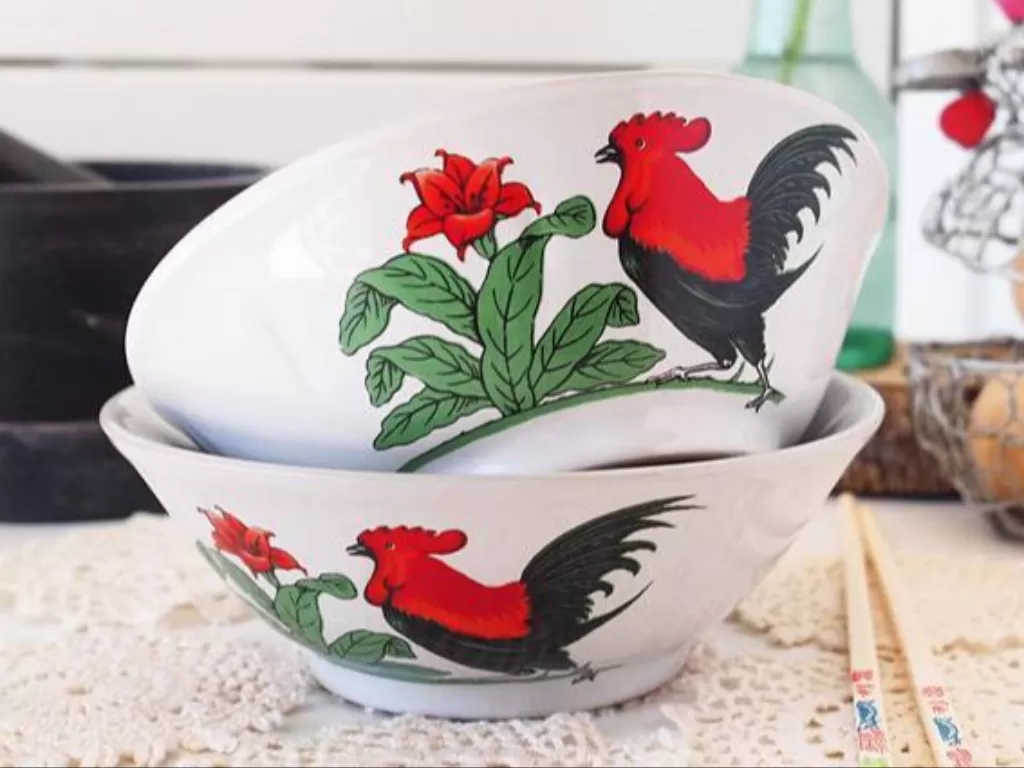 Ilustrasi mangkuk ayam jago merah (shopee.co.id)