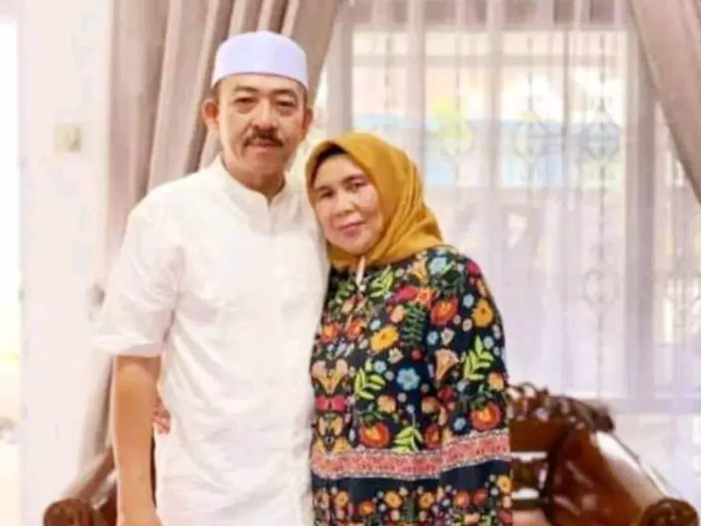 Kadis Perternakan Labuhanbatu Nurleli Hasibuan berama suami tewas dalam kecelakaan maut. (Dok. Facebook)