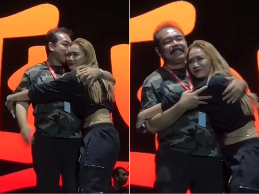 Adam Suseno dan Inul Daratista pelukan di atas panggung (Instagram/inul.d)