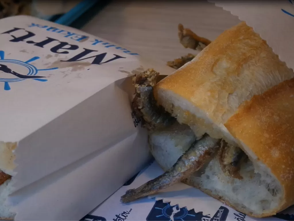 Sandwich ikan teri, gimana rasanya? (Z Creators/Elisa Oktaviana)