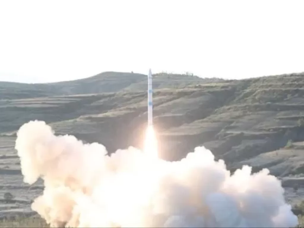 China luncurkan dua satelit baru. (Xinhua)