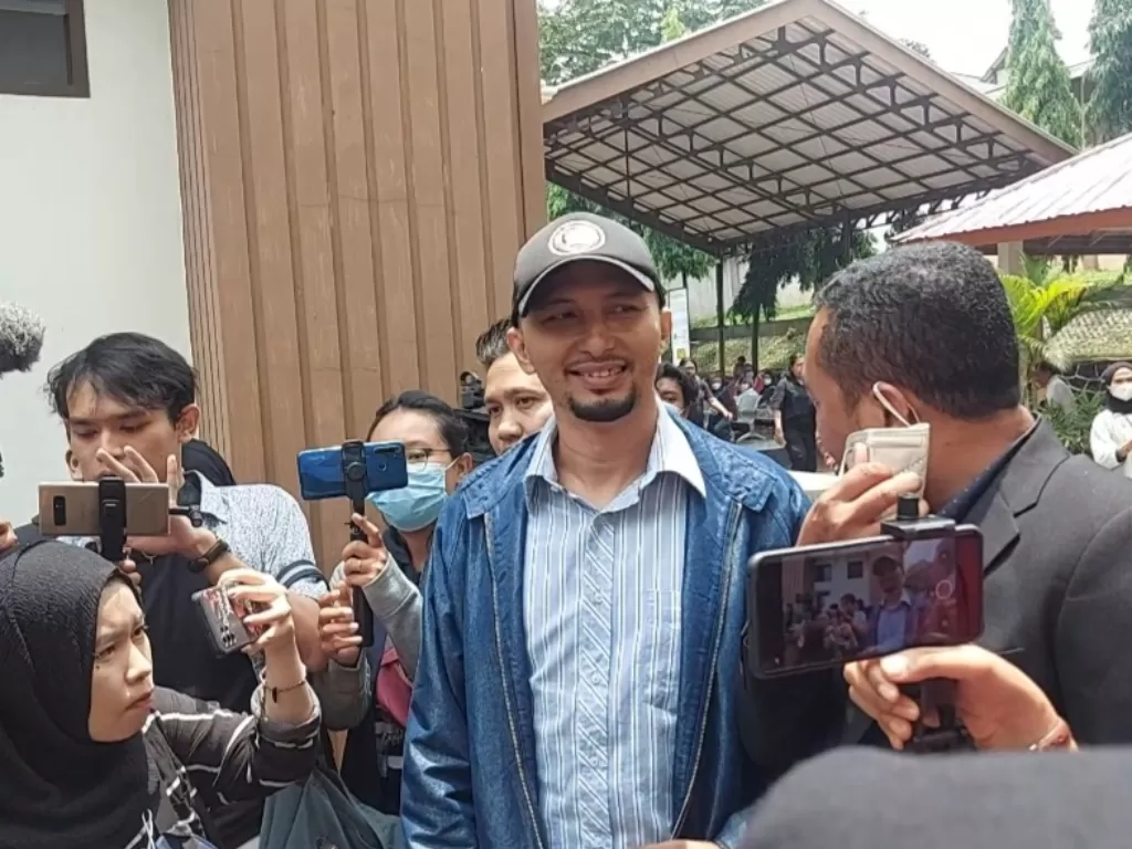 Andre Irawan di Pengadilan Agama Jakarta Selatan (INDOZONE/Arvy Resvanty)