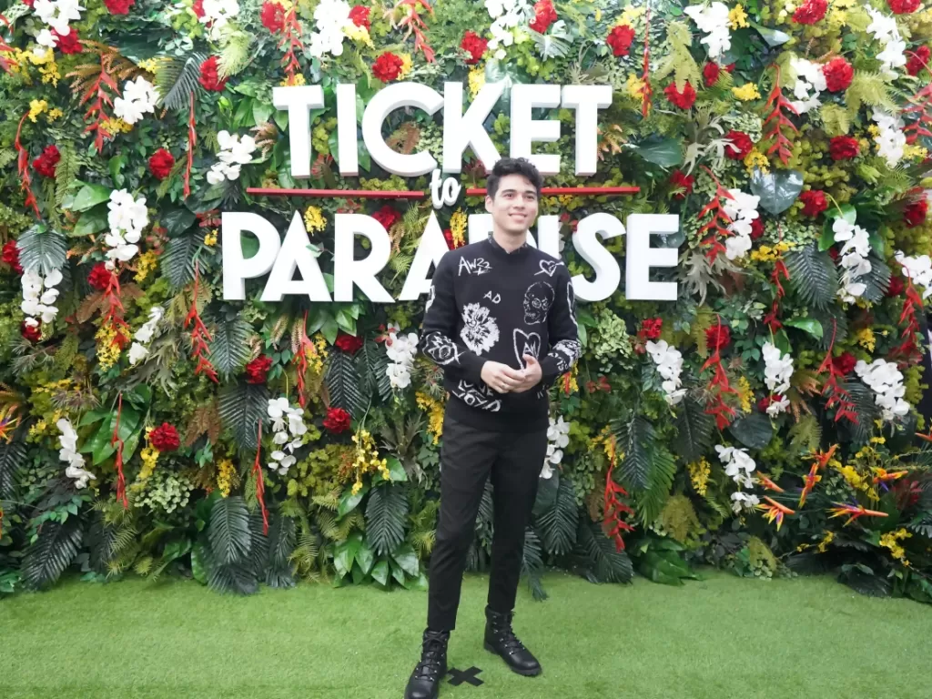 Pemeran Ticket To Paradise Maxime Bouttier hadiri pemutaran perdana di Jakarta. (Dok. UIP Movies Indonesia).