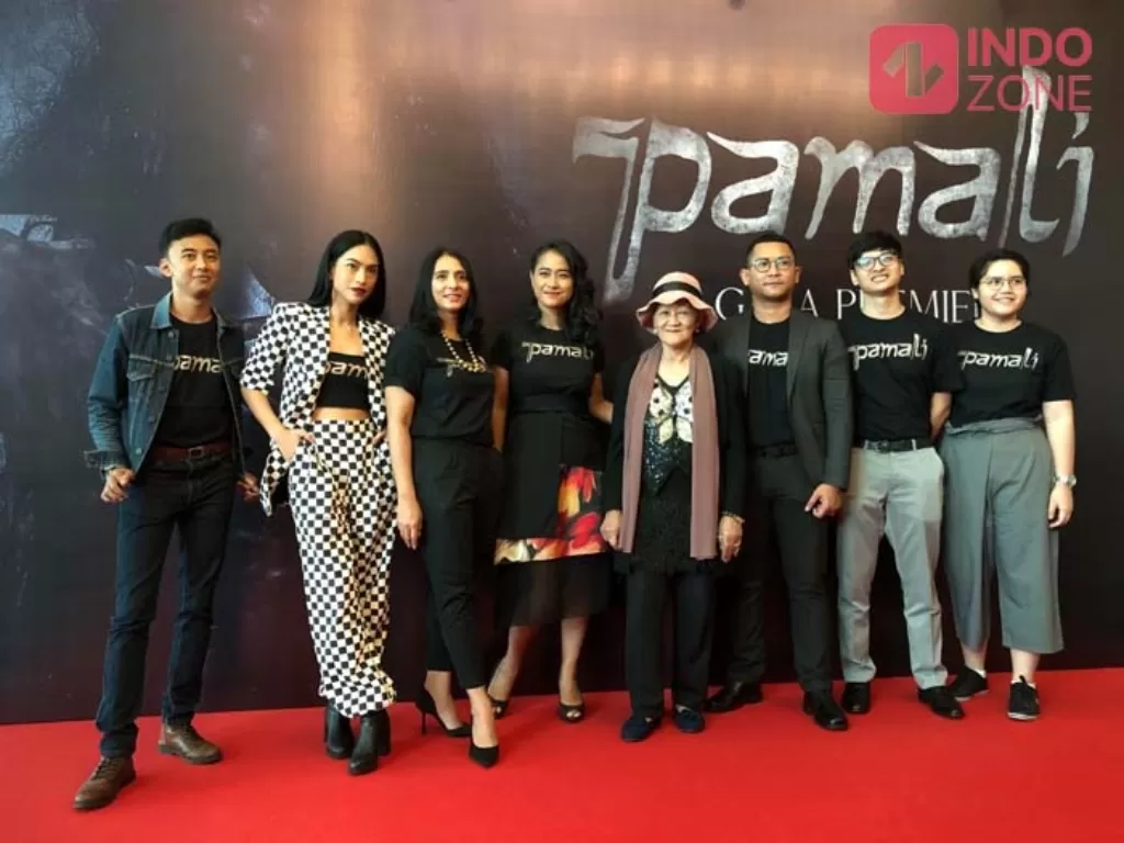 Cast Pamali saat Screening film Pamali di CGV Grand Indonesia, Jakarta, Jumat (30/9). (INDOZONE/M. Rio Fani)