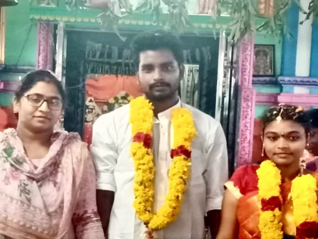 Seorang istri nikahkan suami dengan mantan pacarnya viral di media sosial. (Facebook/Wedding Affair)