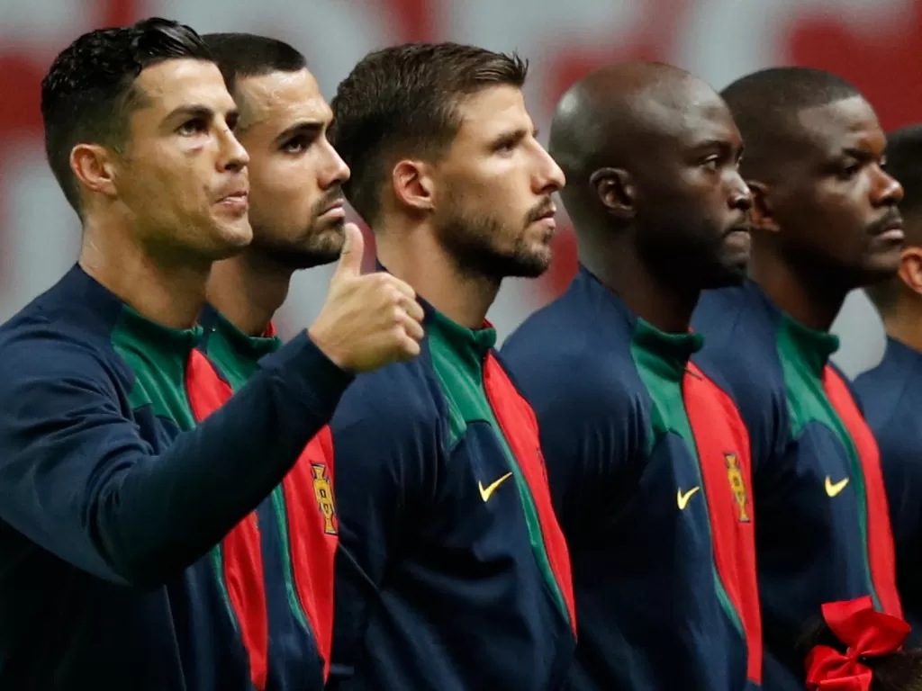 Cristiano Ronaldo dan pemain-pemain timnas Portugal. (REUTERS/Pedro Nunes)