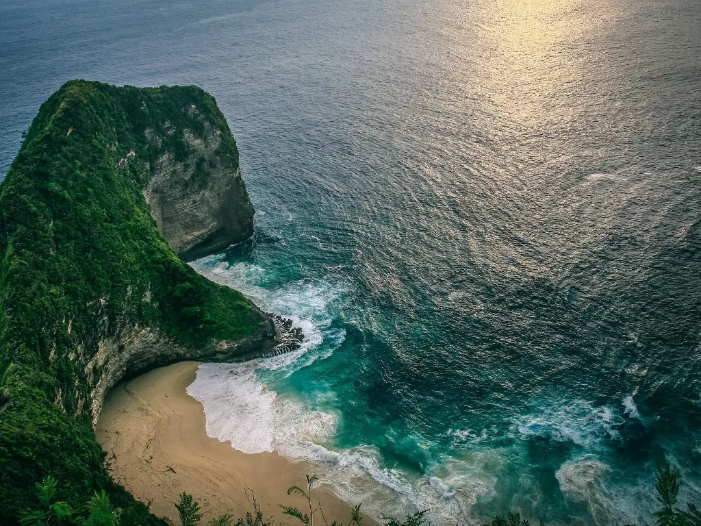 Pulau Kelingking, Bali menjadi salah satu wisata terbaik yang ada di Indonesia. (Pixabay).
