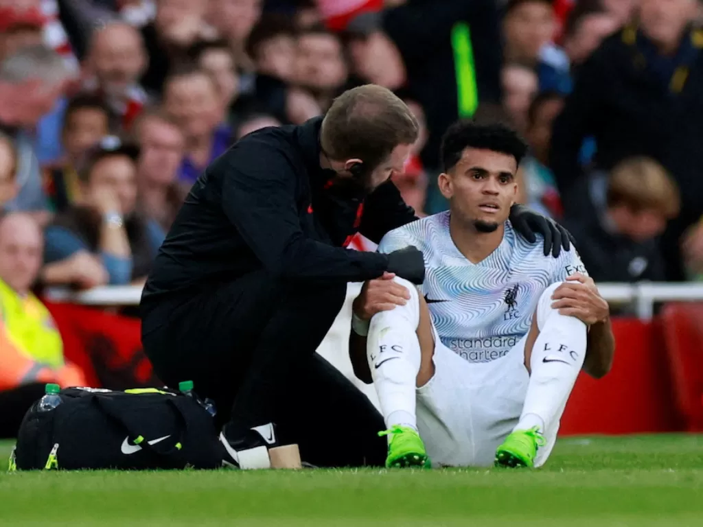 Pemain Liverpool, Luis Diaz, mengalami cedera (Reuters/Peter Cziborra)