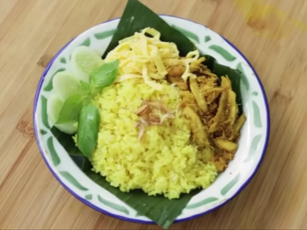 Nasi Kuning Rice Cooker ala Chef Devina (YouTube/Devina Hermawan)