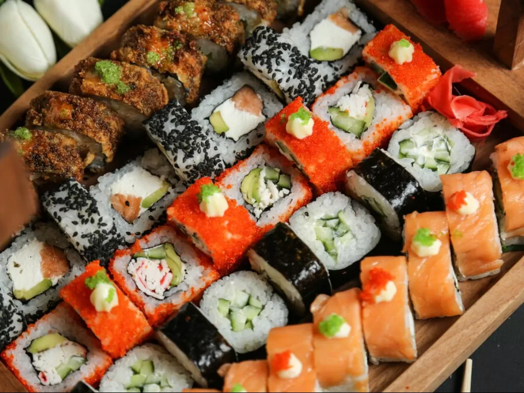 Ilustrasi sushi (freepik.com)