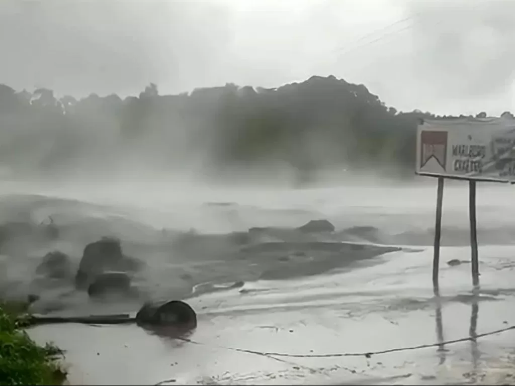 Video warga saat terjadi banjir lahar dingin Gunung Semeru Januari 2022. (ANTARA/HO)