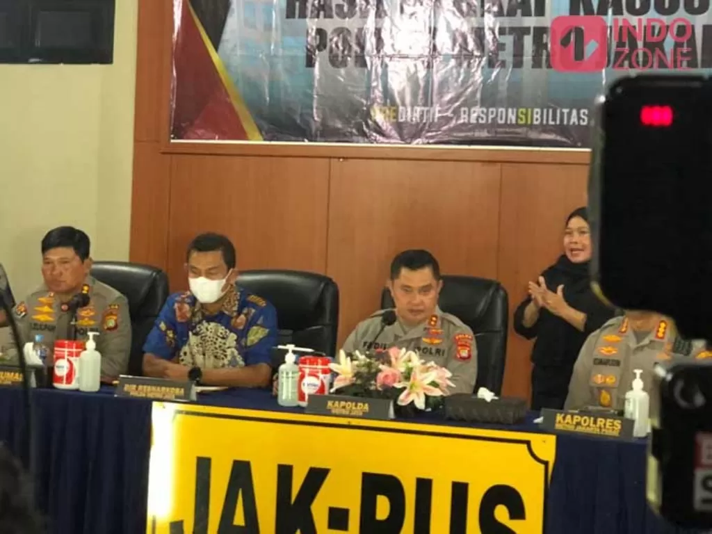 Konferensi pers Polda Metro Jaya kasus narkoba Irjen Teddy Minahasa di Mapolres Metro Jakarta Pusat. (INDOZONE/Samsudhuha Wildansyah)