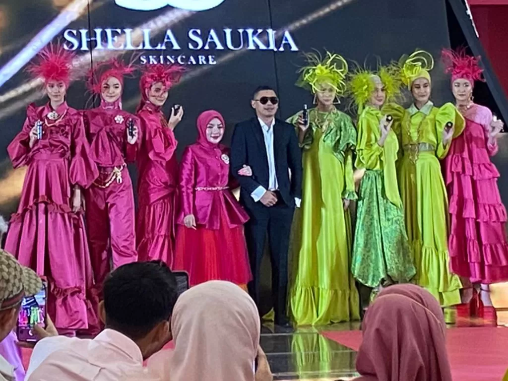 Shella Saukia saat meluncurkan Shella Saukia Skincare dalam acara Abracadabra by Caren Delano di Senayan City, Jakarta Selatan (14/10/2022) (INDOZONE/Nandya)