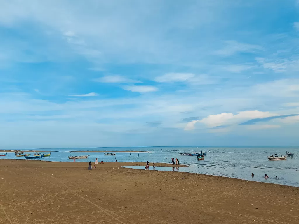 Laut biru indah tersembunyi di Sampang, Madura. (Z Creators/Hendra Susanto)