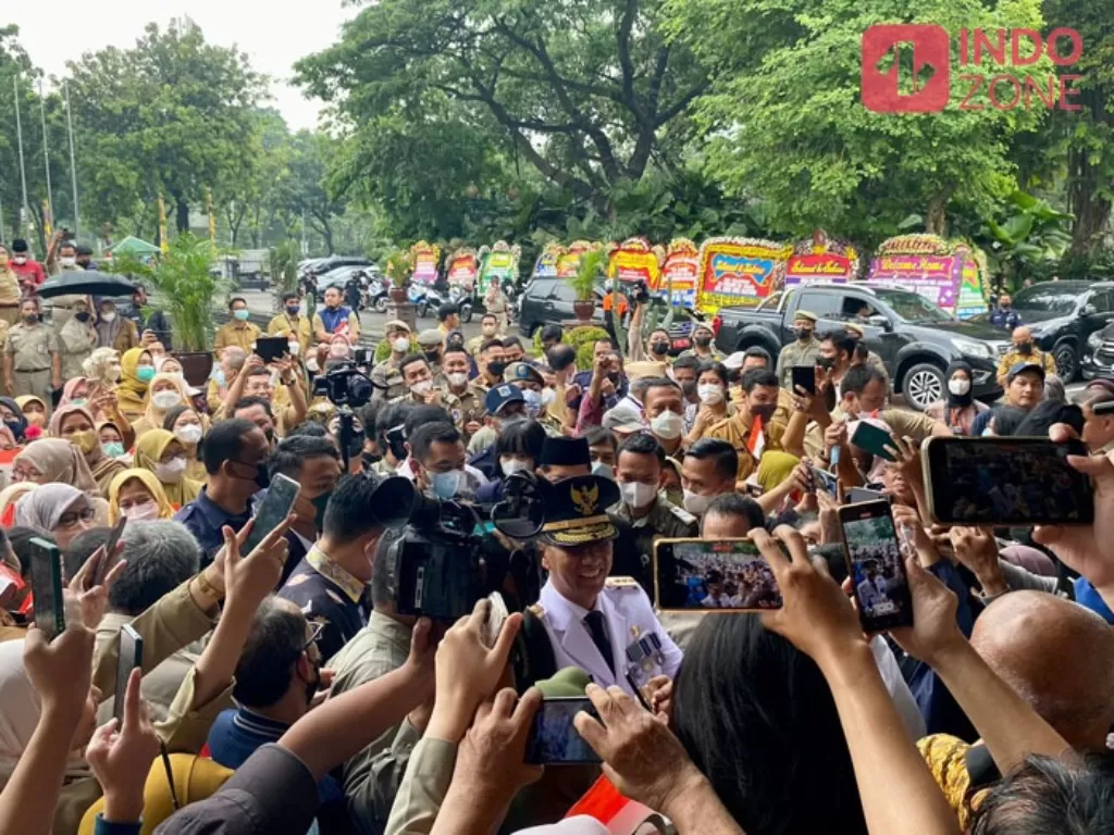 Pj Guberjur DKI Jakarta Heru Budi Hartono disambut ratusan ASN di Balai Kota (Indozone/Sarah Hutagaol)