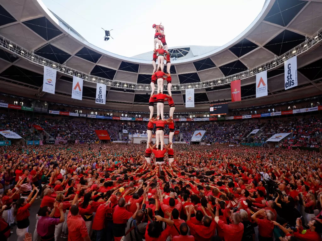 Festival Menara Manusia di Spanyol. (REUTERS/Albert Gea)