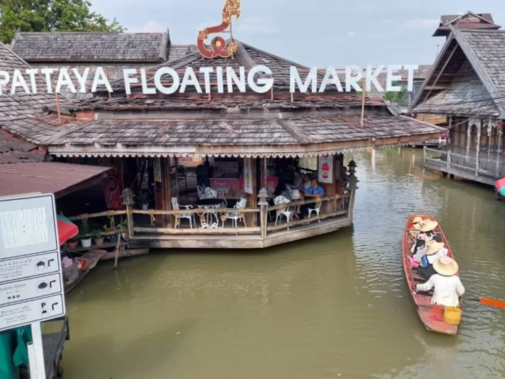 Ilustrasi suasana di Pattaya Floating Market, Thailand pada Jumat (14/10/2022). (ANTARA/Ida Nurcahyani)