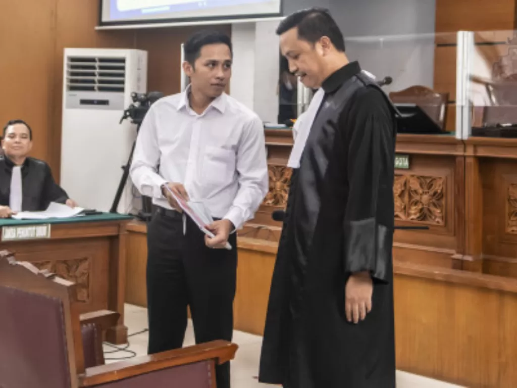 Bharada E, terdakwa kasus pembunuhan Brigadir J jalani sidang di Pengadilan Negeri Jakarta Selatan, Selasa (18/10/2022). (ANTARA FOTO/Muhammad Adimaja)