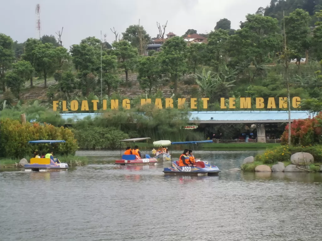 Floating Market Lembang. (Z Creators/Vivi Sanusi)
