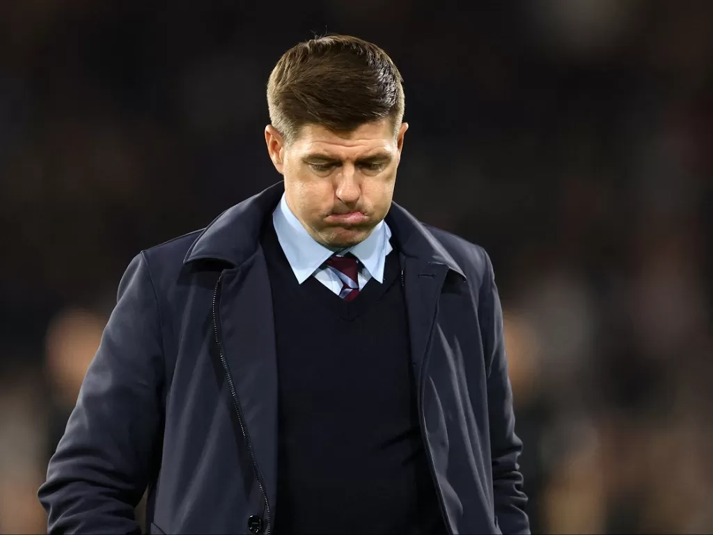 Steven Gerrard dipecat Aston Villa (Reuters/David Klein)