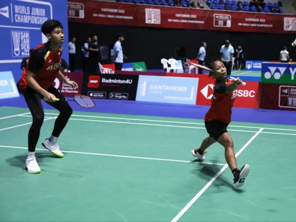 Ganda campuran Indonesia Marwan Faza/Jessica Maya Rismawardani melaju ke babak ketiga Kejuaraan Dunia Junior 2022. (Dok. Humas PBSI)