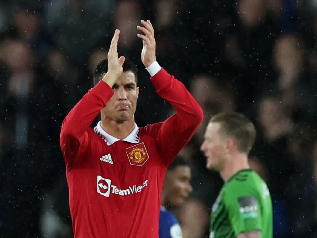 Cristiano Ronaldo mulai latihan lagi bersama Manchester United (Reuters/Phil Noble)