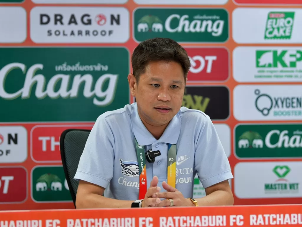 Manajer Chonburi, Sasit Singtothong, mengundurkan diri dari jabatannya (Facebook/Chonburi FC)