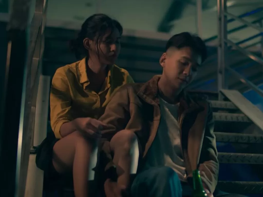Cross the Line, film baru Chicco Kurniawan dan Shenina Cinnamon. (YouTube/Falcon)