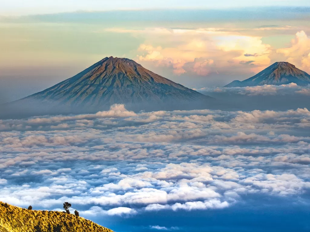 Ilustrasi salah satu destinasi wisata unggalan di Indonesia, Gunung Bromo. (Freepik)