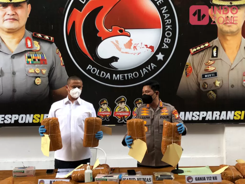 Konferensi pers Polda Metro Jaya kasus penyelundupan 112 kg ganja untuk malam tahun baru di Jakarta. (INDOZONE/Samsudhuha Wildansyah).