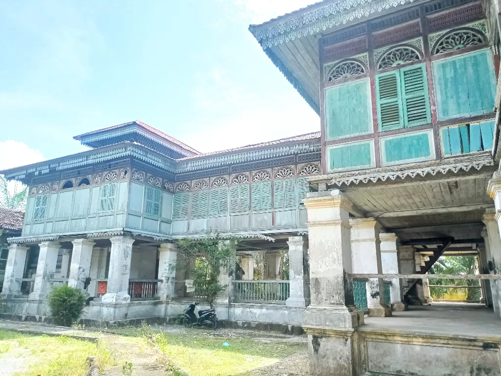 Istana Lima Laras, bangunan 100 tahun khas Suku Melayu di Sumatera Utara. (Z Creators/Yudi Manar)