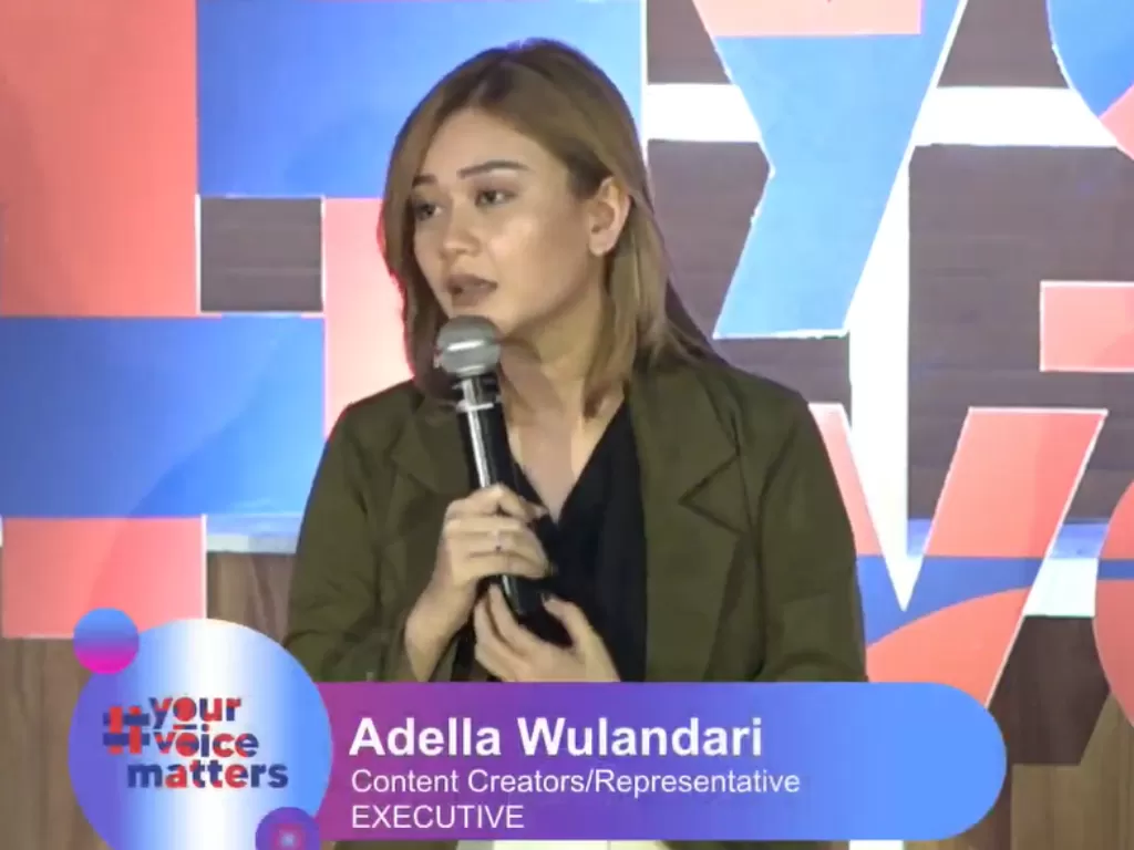 Adella Wulandari dalam acara Your Voice Matters di Semarang. (YouTube/INDOZONE)