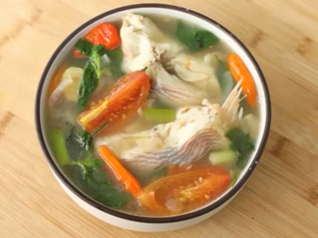 Sup ikan kemangi ala Chef Devina Hermawan (YouTube/Devina Hermawan)