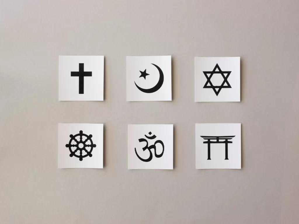 ilustrasi simbol agama-agama (Freepik.com)