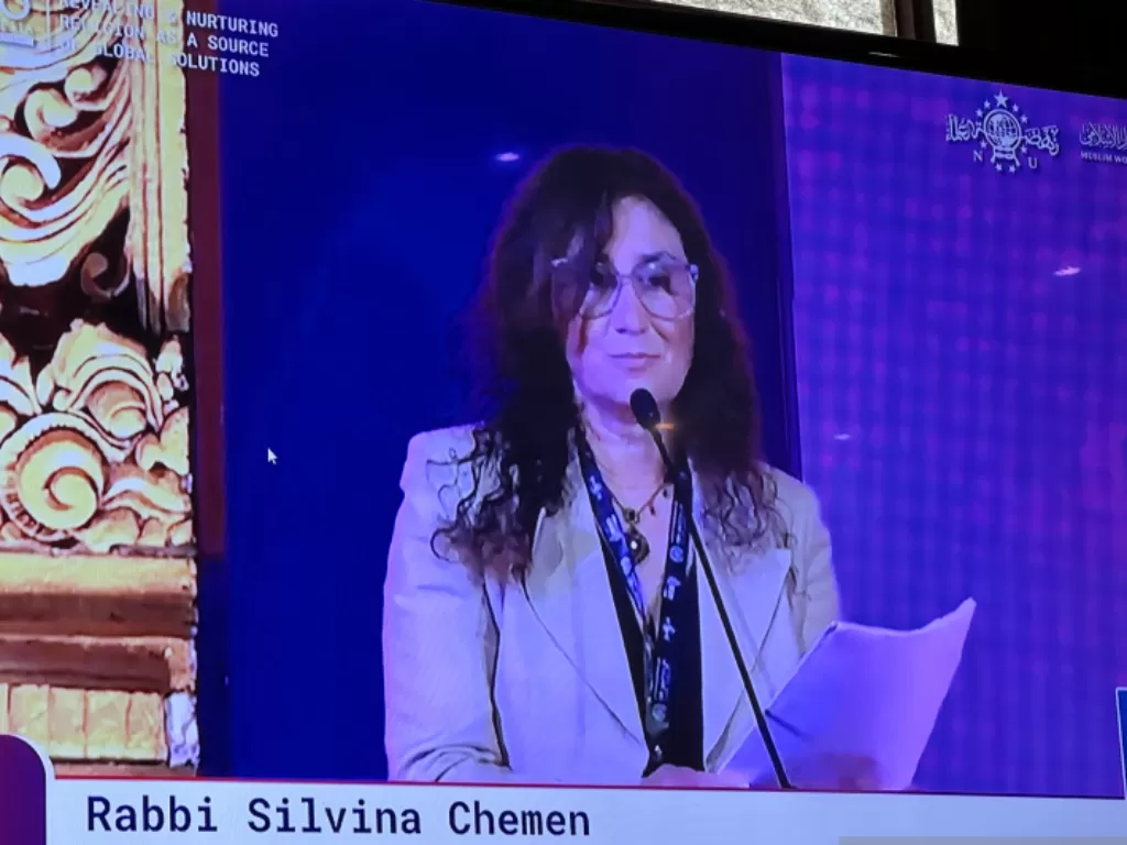 Pendeta perempuan Yahudi Rabi Silvina Chemen. (ANTARA/Putu Indah Savitri)
