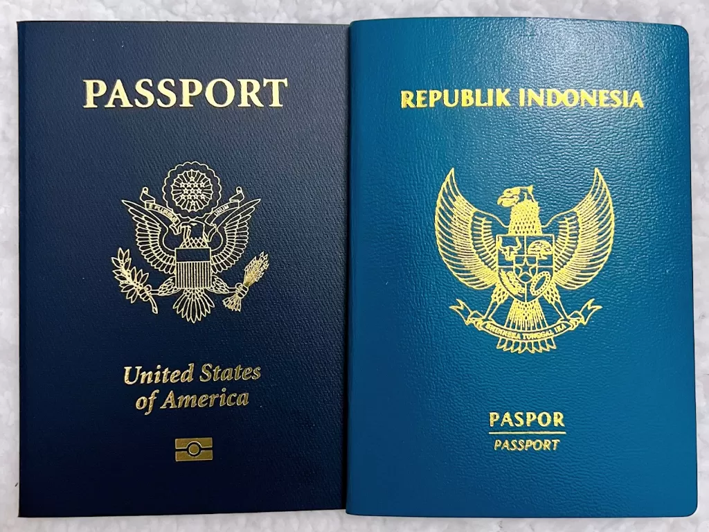 Paspor Indonesia dan Amerika (Z Creators/Susi Fatimah)