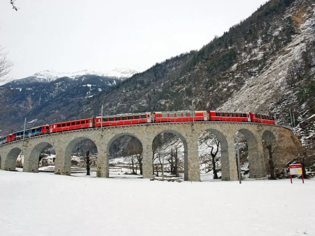Kereta api terpanjang di dunia di Swiss. (Rhb.ch)