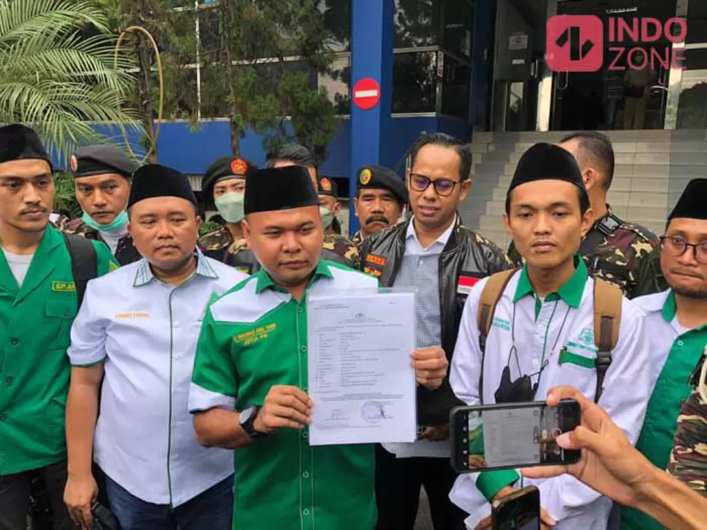 GP Anshor DKI Jakarta polisikan Faizal Assegaf di Mapolda Metro Jaya. (INDOZONE/Samsudhuha Wildansyah)