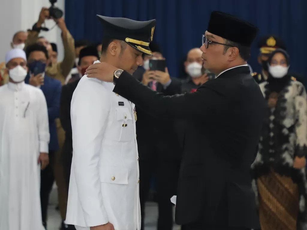 Hengky Kurniawan dilantik Ridwan Kamil (Instagram/hengkykurniawan)